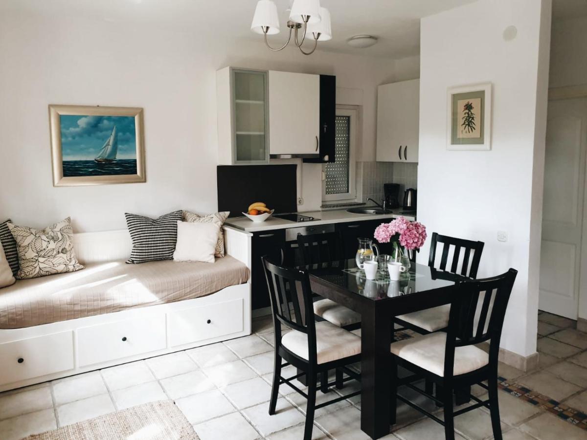 Apartments Paklenica สตารีกราด-ปาเคลนีซา ภายนอก รูปภาพ